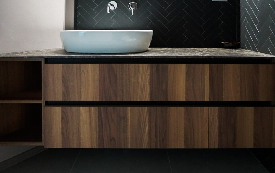 Bagno | Mobile sospeso con lavabo